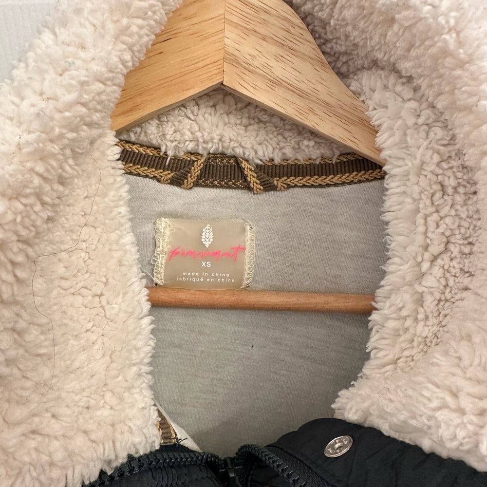 FREE PEOPLE Sherpa Jacket With Cream and Green - Picture 3 of 3
